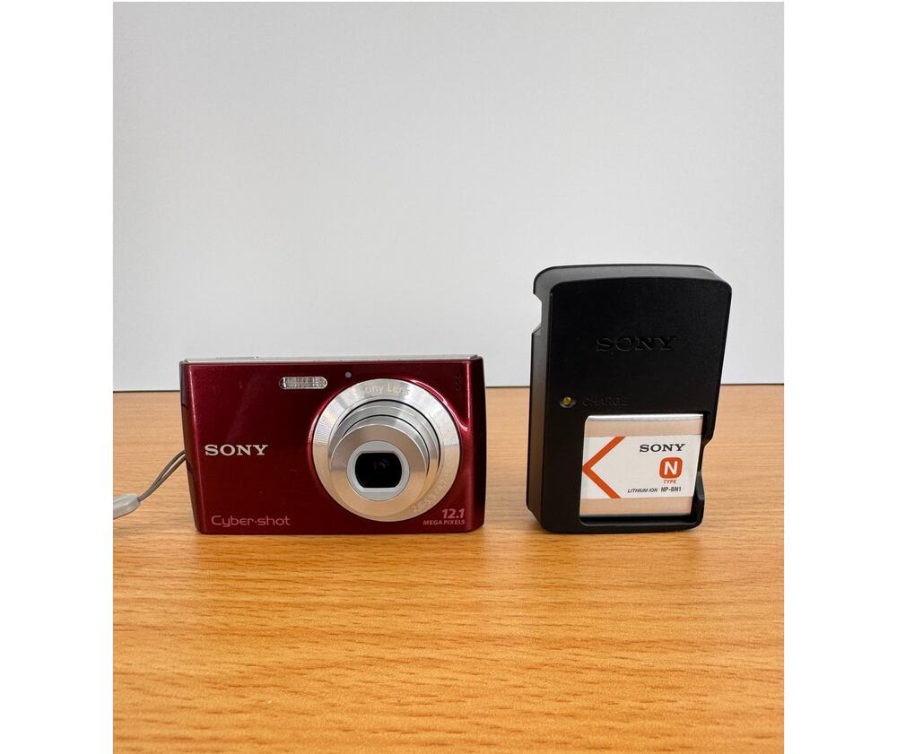 Sony Cybershot digital camera DSC-W510 12.1 MP 4x optical zoom battery & charger